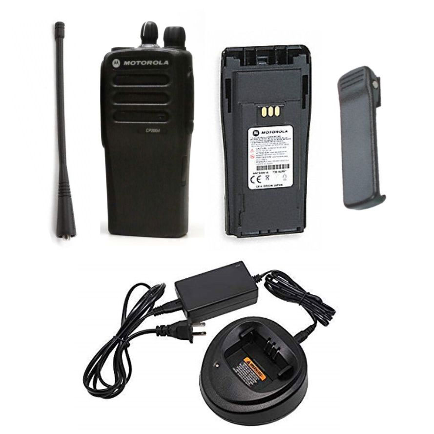 Motorola AAH01QDC9JA2AN UHF CP200d Analog/Digital UHF 16 Channels