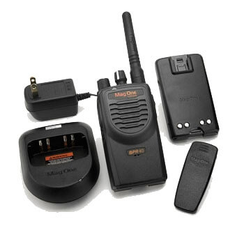 Motorola AAH84RCJ8AA1AN BPR40 UHF 4W 16 Channel s, Radio, Charger