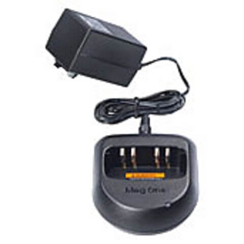 Motorola PMLN4738 6 Hr Mid-Rate Charger - Mag One BPR40 , BC130