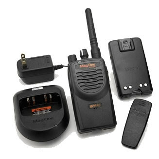 Motorola AAH85EDJ8AD3AN BPR40d UHF 403-470 MHz Digital 4 Watt, 16 Channel Radio
